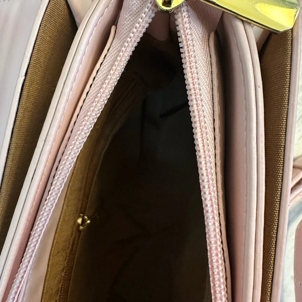 Elegant Pink Handbag - Picture 4 of 4